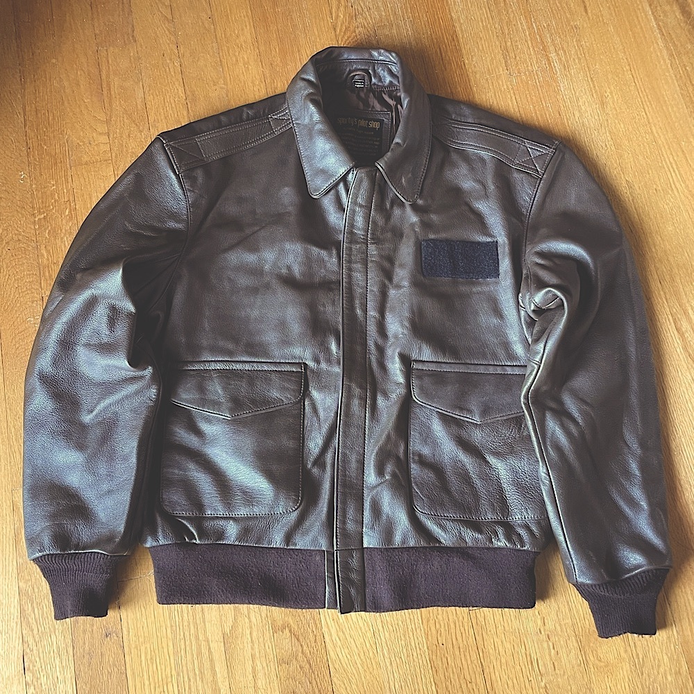 Sporty’s Pilot Leather Bomber - Picture 2 of 11